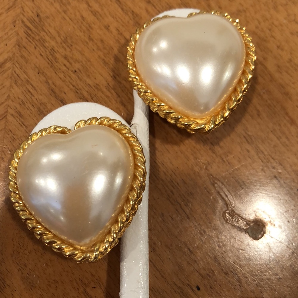Amazing 1980’s DESIGNER Style Heart Earrings clip